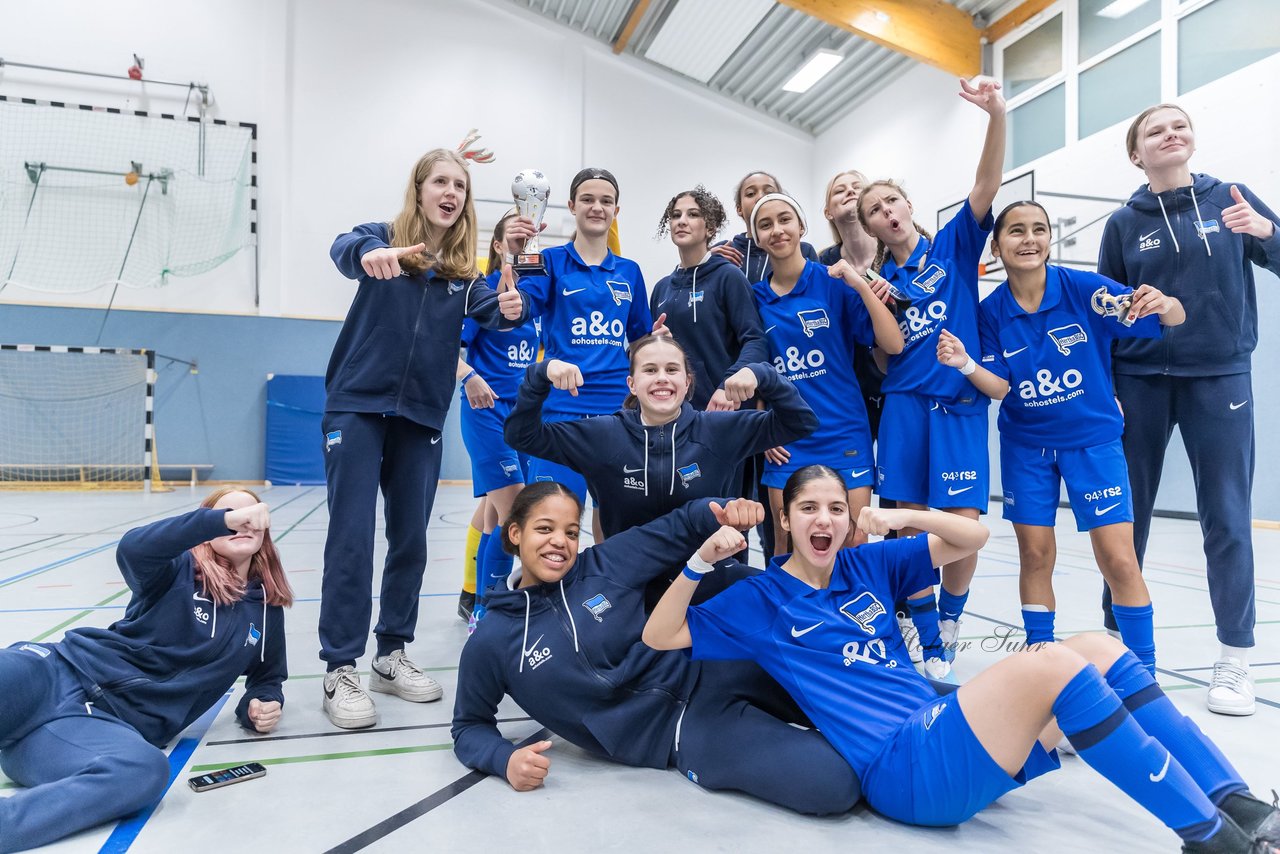 Bild 105 - C-Juniorinnen Loewinnen Cup